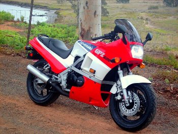 Kawasaki 1985 GPZ600R (US ZX500R)