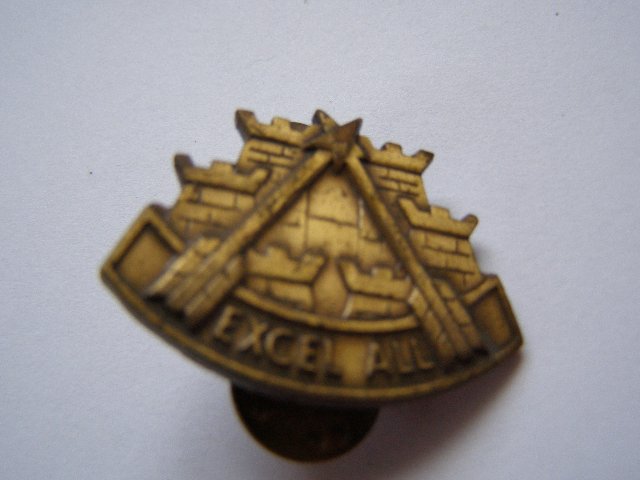 Preview of the first image of USA Cap badge - Excel All (Incl P&P).
