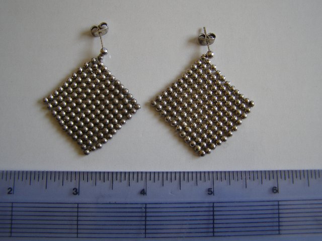 Preview of the first image of Retro Earrings.