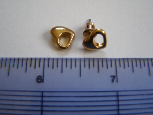 Preview of the first image of Heart shaped earrings..