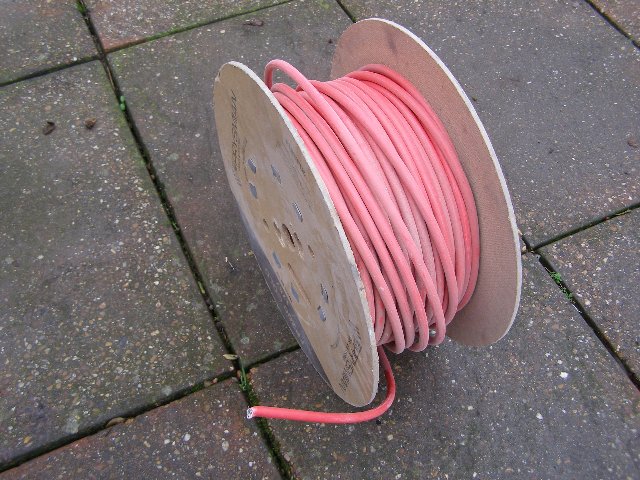 Preview of the first image of Prysmian FP200 gold Pyro cable.