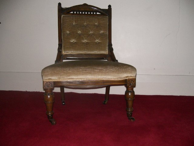 Preview of the first image of antique nursing chair.