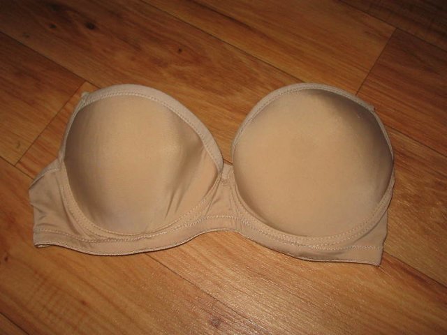 Preview of the first image of 1 x Nude Moulded Underwired TShirt Bra UK32C EU70C.