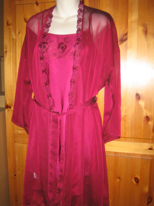 Preview of the first image of 2 Piece Satin Chemise Burgundy & Chiffon Robe UK8-10 GREAT.