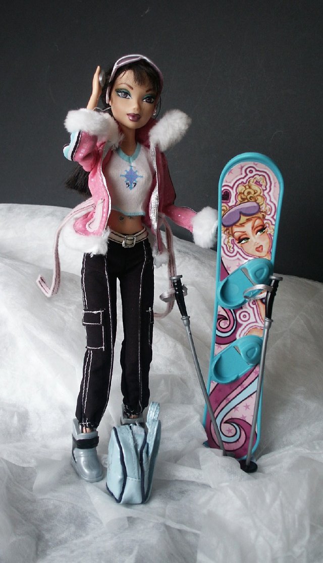 Preview of the first image of My Scene Chillin' Out Nolee Barbie With Accessories 2003.