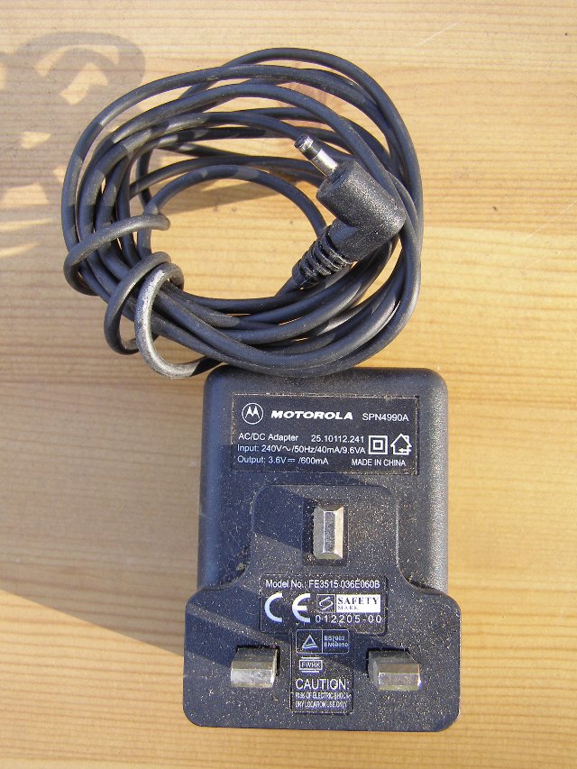 Preview of the first image of Motorola SPN4990a charger (Incl P&P).