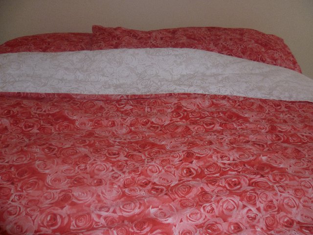 Preview of the first image of LAWRENCE LLWELYN BOWEN BEDDING SET.