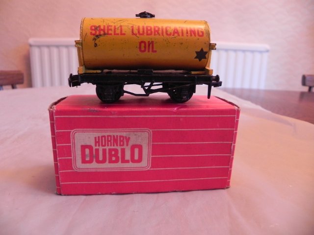 Preview of the first image of HORNBY 00 GUAGE TINPLATE RAILWAY SHELL WAGON.