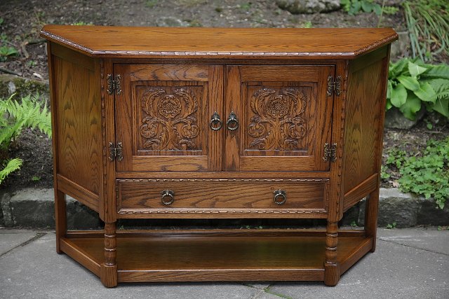 Preview of the first image of A JAYCEE OAK CUPBOARD CABINET SIDEBOARD HALL PHONE TABLE..