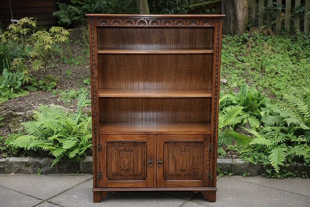 Preview of the first image of JAYCEE OLD CHARM OAK BOOKCASE SHELVES DISPLAY CD DVD CABINET.