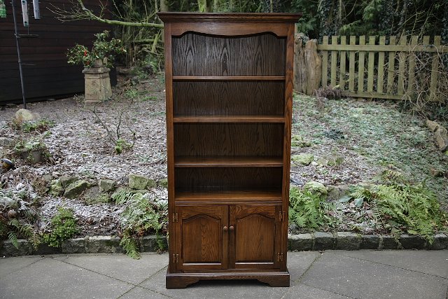 Preview of the first image of OLD CHARM WOOD BROS OAK BOOKCASE SHELVES DISPLAY CABINET.