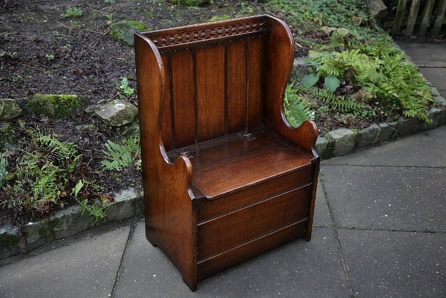 Preview of the first image of TITCHMARSH AND GOODWIN SOLID OAK BOX SETTLE MONKS BENCH PEW..
