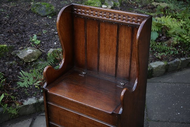 Image 3 of TITCHMARSH AND GOODWIN SOLID OAK BOX SETTLE MONKS BENCH PEW.