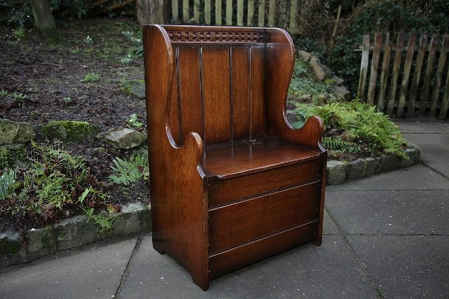 Image 4 of TITCHMARSH AND GOODWIN SOLID OAK BOX SETTLE MONKS BENCH PEW.