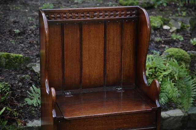 Image 9 of TITCHMARSH AND GOODWIN SOLID OAK BOX SETTLE MONKS BENCH PEW.