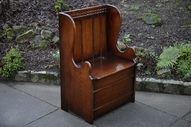 Image 14 of TITCHMARSH AND GOODWIN SOLID OAK BOX SETTLE MONKS BENCH PEW.
