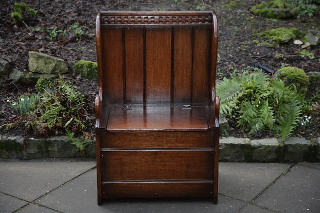 Image 21 of TITCHMARSH AND GOODWIN SOLID OAK BOX SETTLE MONKS BENCH PEW.