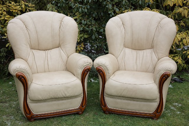Image 12 of LEATHER BARDI CHESTERFIELD WING BACK 3 PIECE SUITE SETTEE.