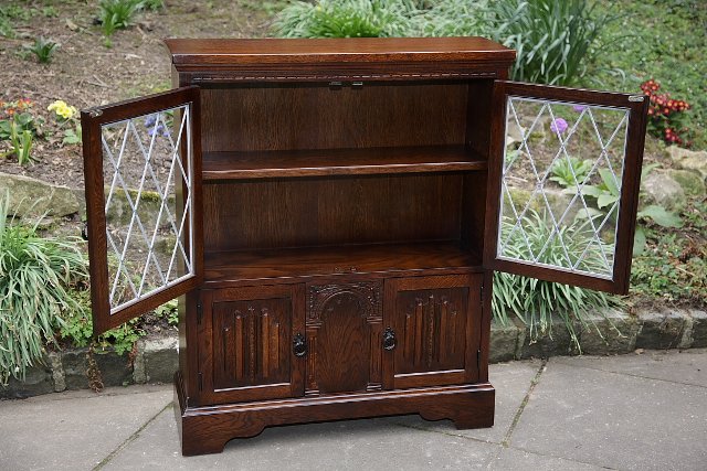 Image 3 of OLDE COURT CHARM BOOKCASE CUPBOARD DISPLAY CD DVD CABINET.