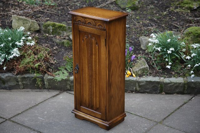Image 8 of OLDE COURT OLD CHARM STYLE CARVED OAK CD CABINET CUPBOARD.