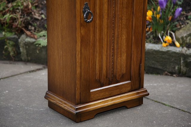 Image 12 of OLDE COURT OLD CHARM STYLE CARVED OAK CD CABINET CUPBOARD.