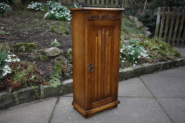 Image 14 of OLDE COURT OLD CHARM STYLE CARVED OAK CD CABINET CUPBOARD.