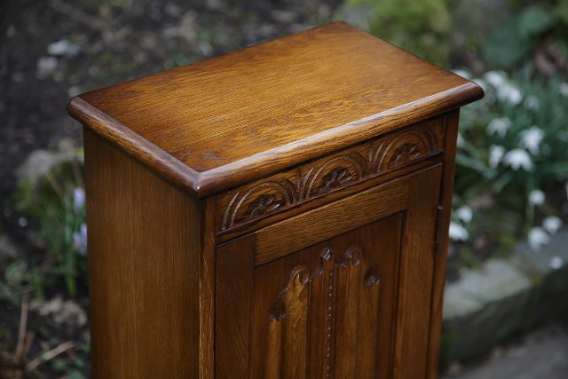 Image 16 of OLDE COURT OLD CHARM STYLE CARVED OAK CD CABINET CUPBOARD.