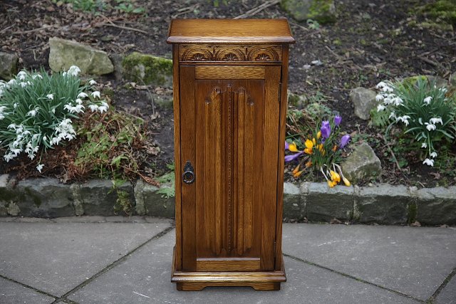 Image 21 of OLDE COURT OLD CHARM STYLE CARVED OAK CD CABINET CUPBOARD.