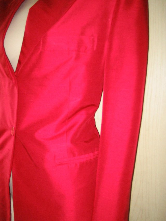 Image 2 of Superb Vintage 100% Silk Red or Black Jacket UK 10-12