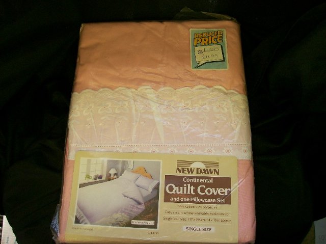 Preview of the first image of New Single Pink Quilt / Duvet Cover With Lace-type Frill.