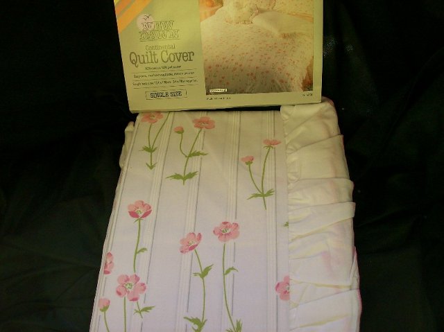 Preview of the first image of Single White "Rose" Floral Quilt / Duvet Cover - New.
