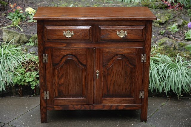 Preview of the first image of BEVAN FUNNELL REPRODUX OAK SIDEBOARD DRESSER BASE CUPBOARD.