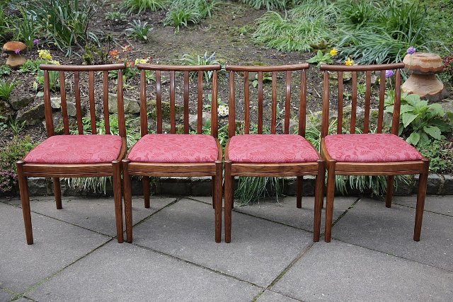 Image 6 of ERCOL ELM FRUITWOOD DINING SET CHESTER TABLE AND FOUR CHAIRS