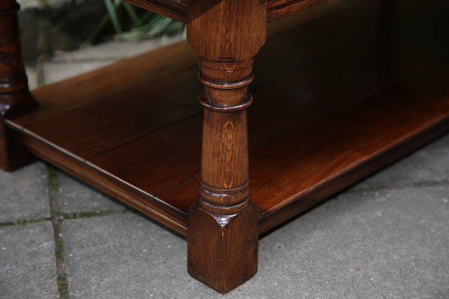 Image 4 of TITCHMARSH & GOODWIN STYLE SOLID OAK POTBOARD COFFEE TABLE