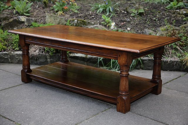 Image 5 of TITCHMARSH & GOODWIN STYLE SOLID OAK POTBOARD COFFEE TABLE