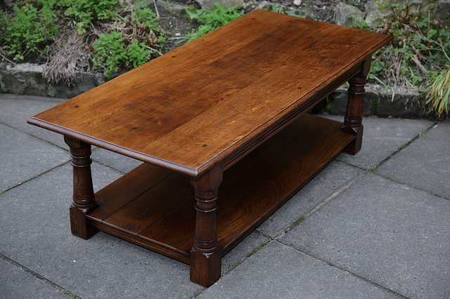 Image 7 of TITCHMARSH & GOODWIN STYLE SOLID OAK POTBOARD COFFEE TABLE