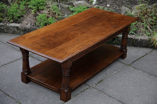 Image 15 of TITCHMARSH & GOODWIN STYLE SOLID OAK POTBOARD COFFEE TABLE