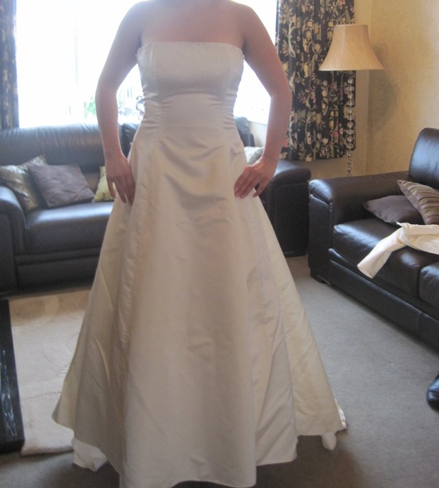 Preview of the first image of Wedding Dress Size 10(5'6").