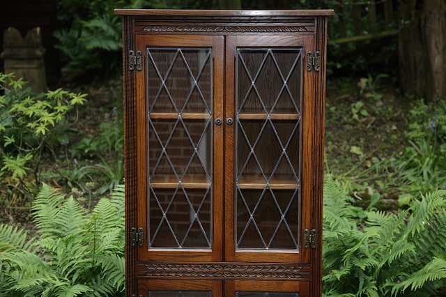 Image 2 of OLD CHARM LIGHT OAK BOOKCASE DISPLAY CABINET CUPBOARD