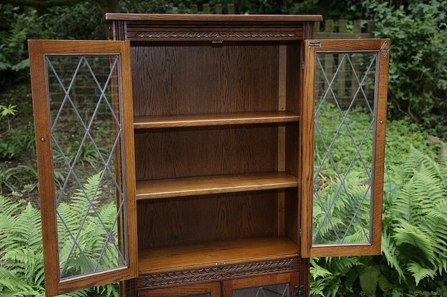 Image 5 of OLD CHARM LIGHT OAK BOOKCASE DISPLAY CABINET CUPBOARD