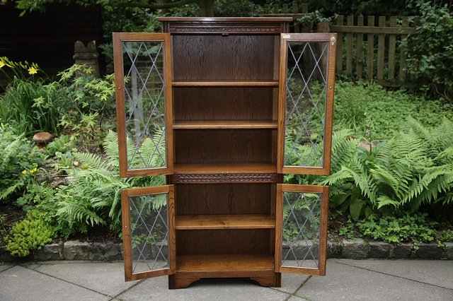 Image 7 of OLD CHARM LIGHT OAK BOOKCASE DISPLAY CABINET CUPBOARD