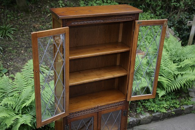 Image 15 of OLD CHARM LIGHT OAK BOOKCASE DISPLAY CABINET CUPBOARD