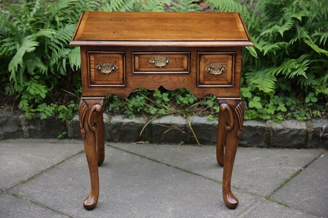 Image 2 of TITCHMARSH AND GOODWIN STYLE SOLID OAK LOWBOY HALL TABLE