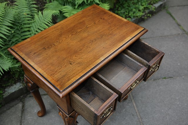 Image 11 of TITCHMARSH AND GOODWIN STYLE SOLID OAK LOWBOY HALL TABLE