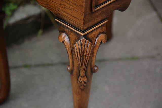 Image 12 of TITCHMARSH AND GOODWIN STYLE SOLID OAK LOWBOY HALL TABLE