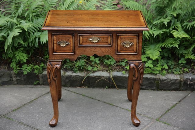Image 16 of TITCHMARSH AND GOODWIN STYLE SOLID OAK LOWBOY HALL TABLE