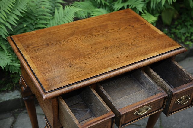 Image 18 of TITCHMARSH AND GOODWIN STYLE SOLID OAK LOWBOY HALL TABLE