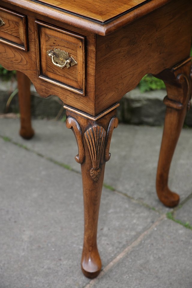 Image 19 of TITCHMARSH AND GOODWIN STYLE SOLID OAK LOWBOY HALL TABLE