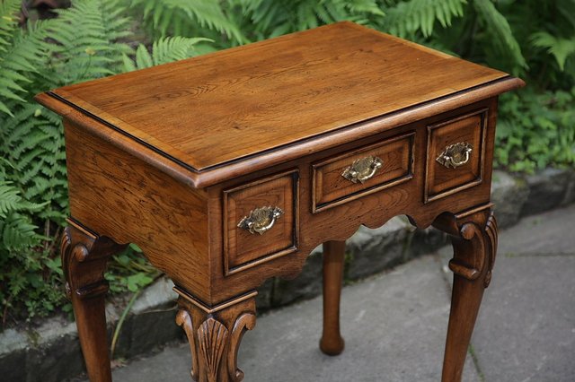 Image 20 of TITCHMARSH AND GOODWIN STYLE SOLID OAK LOWBOY HALL TABLE