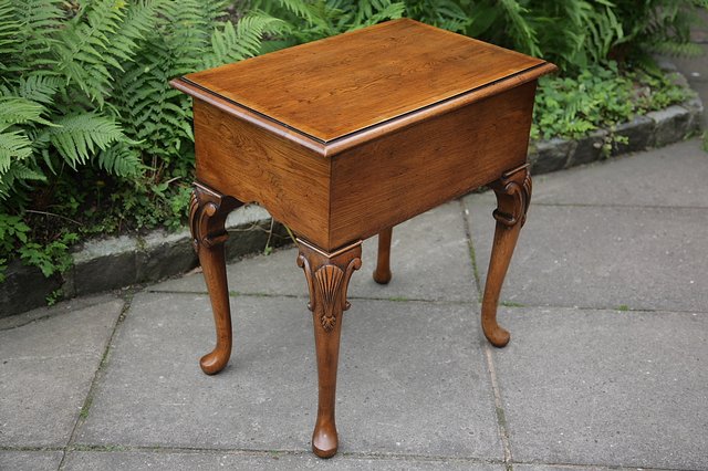 Image 21 of TITCHMARSH AND GOODWIN STYLE SOLID OAK LOWBOY HALL TABLE